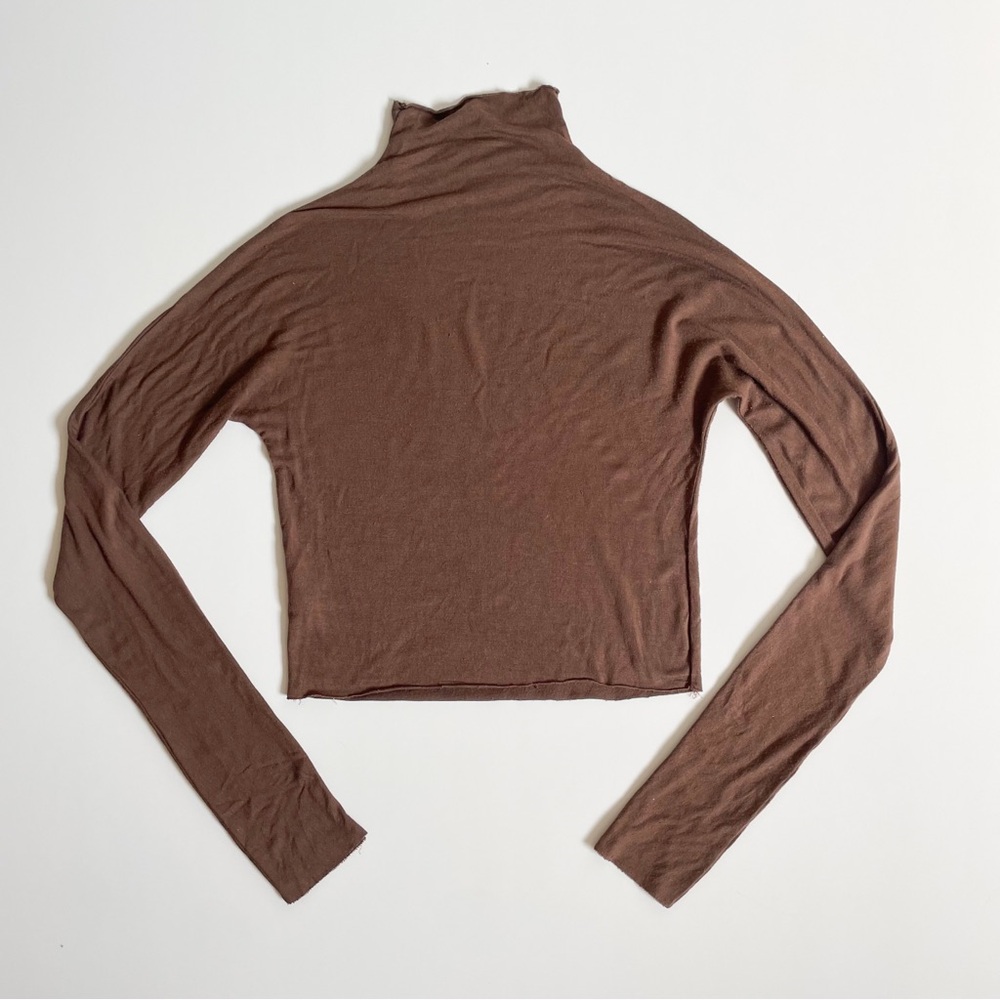 Joah Brown Long Sleeve Raw Edge Mock Neck Cropped Top in Tobacco Brown